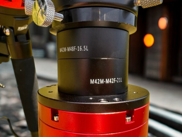 Mit diesen beiden Adaptern stellen Sie den Backfokus her.